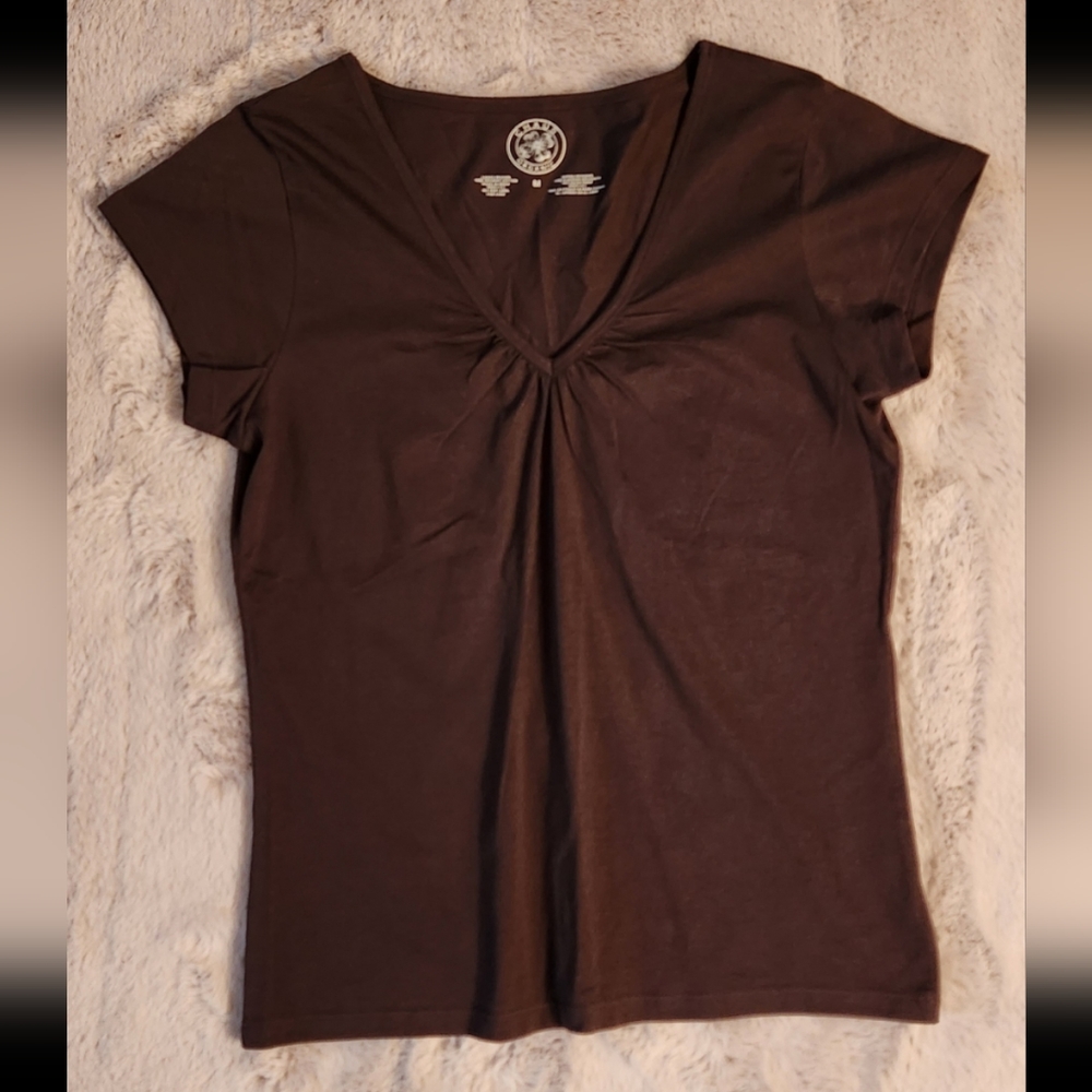 Chaus Organic v neck t-shirt, size ladies medium, brown